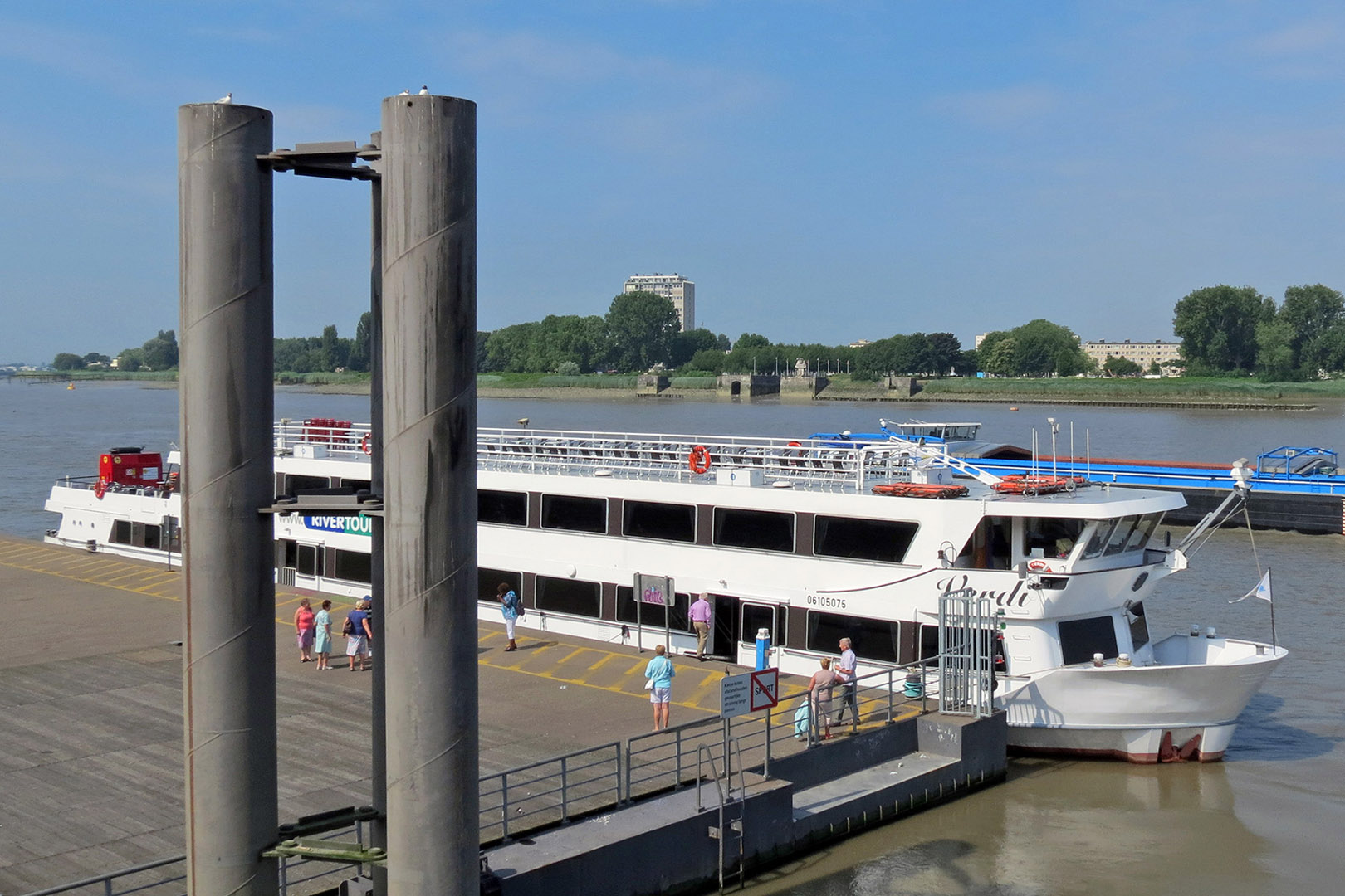 fotoreeks Boat trip from Antwerp to Vilvoorde and Brussels.