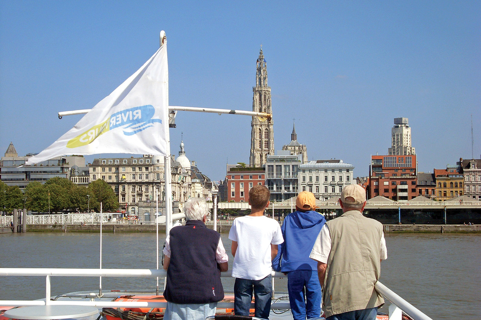fotoreeks Schelderondvaart van Temse naar Antwerpen en terug.
